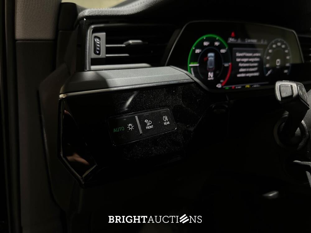 Audi e-tron 50 Quattro Launch Edition 71 kWh 313pk 2020 (Origineel-NL), J-928-KG