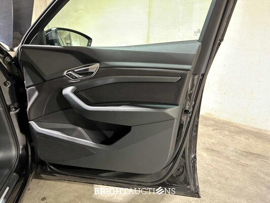 Audi e-tron 50 Quattro Launch Edition 71 kWh 313pk 2020 (Origineel-NL), J-928-KG