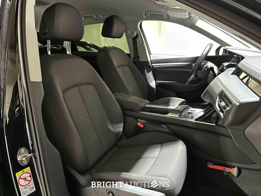 Audi e-tron 50 Quattro Launch Edition 71 kWh 313pk 2020 (Origineel-NL), J-928-KG