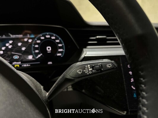 Audi e-tron 50 Quattro Launch Edition 71 kWh 313pk 2020 (Origineel-NL), J-928-KG