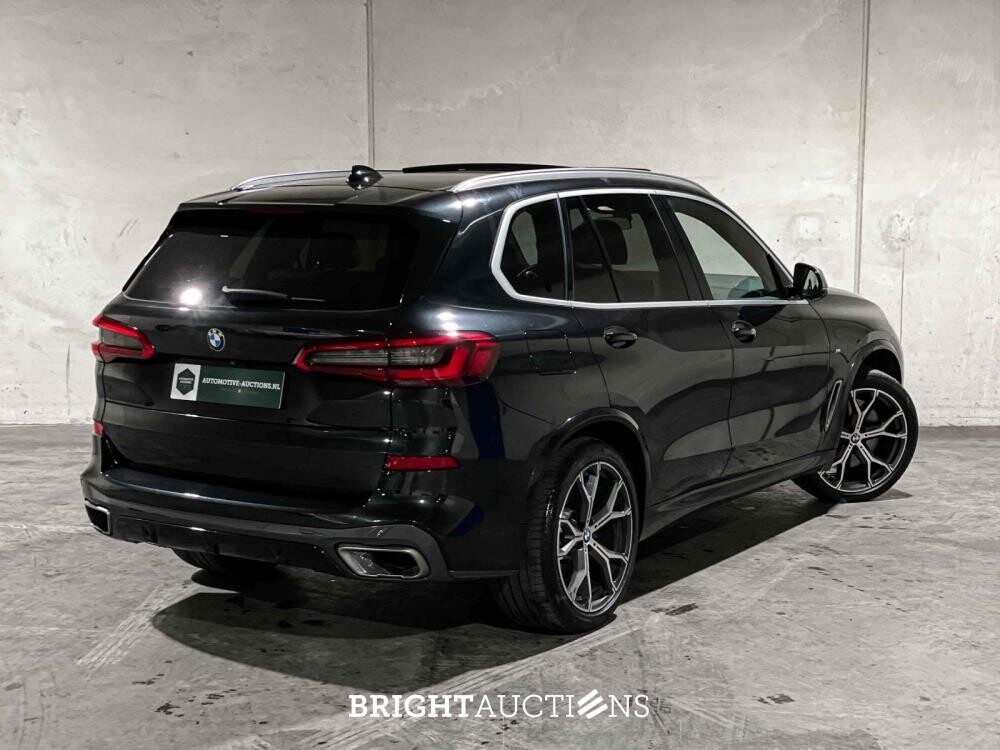 BMW X5 M50d High Executive 400pk 2019 G05 (Origineel-NL + 2e Eigenaar), G-758-LF