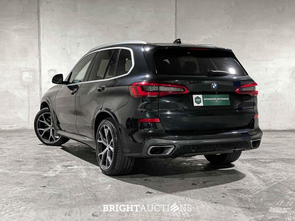 BMW X5 M50d High Executive 400pk 2019 G05 (Origineel-NL + 2e Eigenaar), G-758-LF
