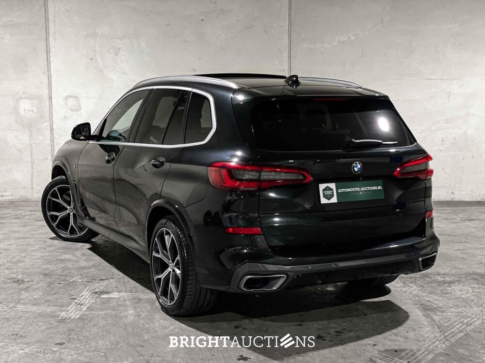 BMW X5 M50d High Executive 400pk 2019 G05 (Origineel-NL + 2e Eigenaar), G-758-LF