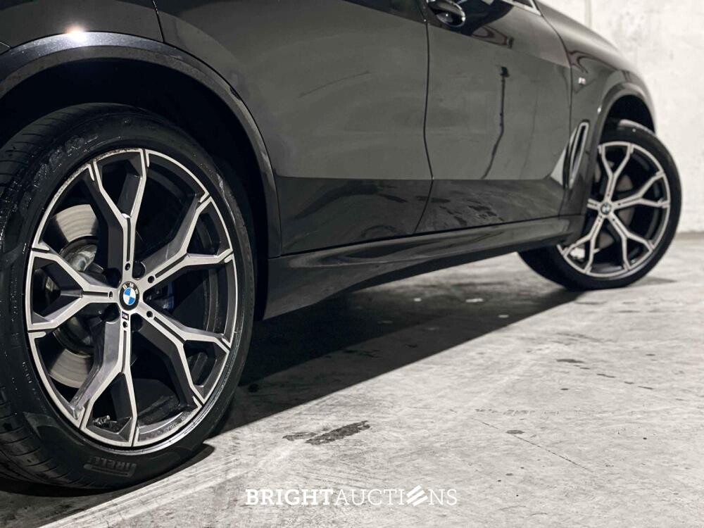 BMW X5 M50d High Executive 400pk 2019 G05 (Origineel-NL + 2e Eigenaar), G-758-LF