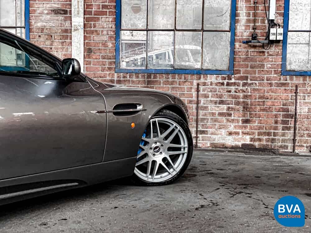 Aston Martin Vanquish 5.9 V12 466pk 2003