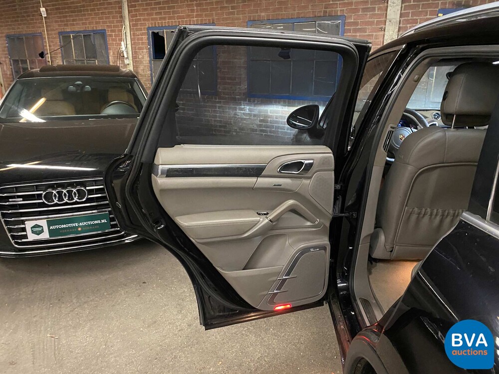 Porsche Cayenne 4.8 Turbo Sportchrono 500pk 2010, JT-994-P