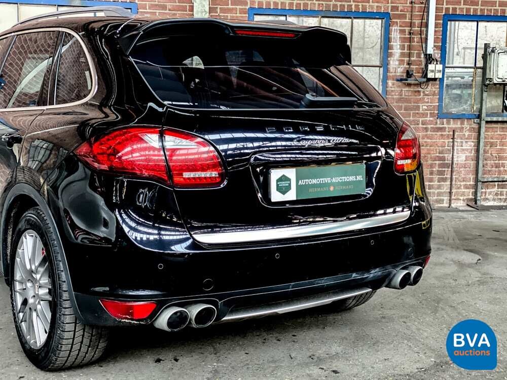Porsche Cayenne 4.8 Turbo Sportchrono 500pk 2010, JT-994-P