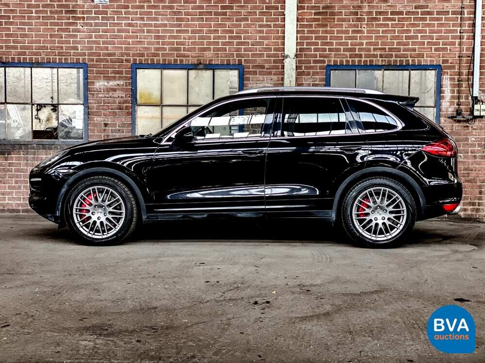 Porsche Cayenne 4.8 Turbo Sportchrono 500pk 2010, JT-994-P