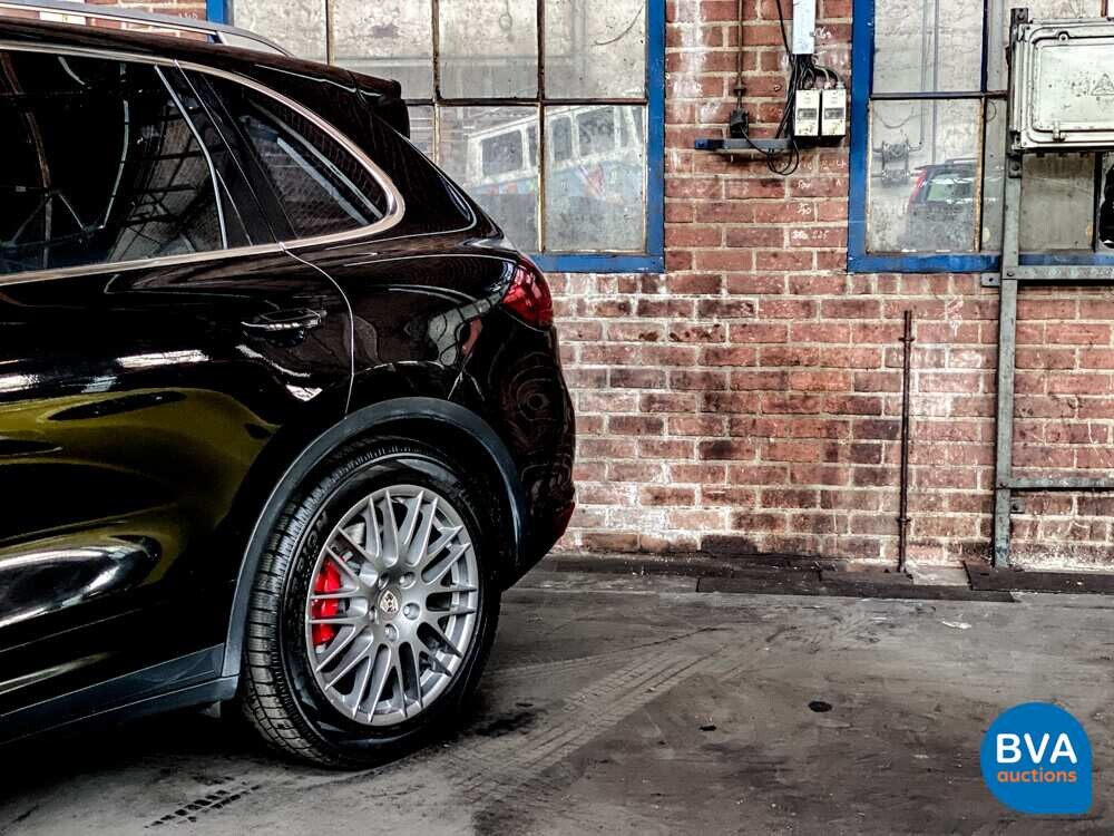 Porsche Cayenne 4.8 Turbo Sportchrono 500pk 2010, JT-994-P
