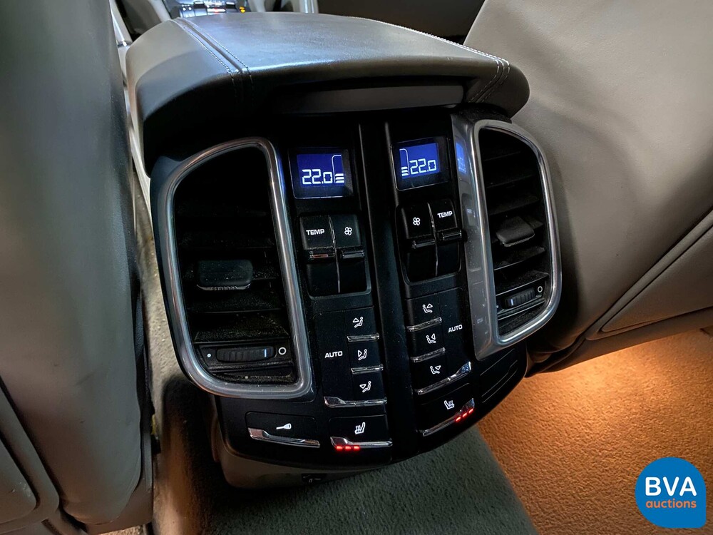 Porsche Cayenne 4.8 Turbo Sportchrono 500pk 2010, JT-994-P