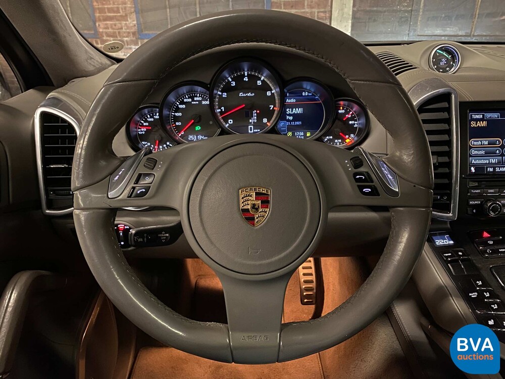 Porsche Cayenne 4.8 Turbo Sportchrono 500pk 2010, JT-994-P