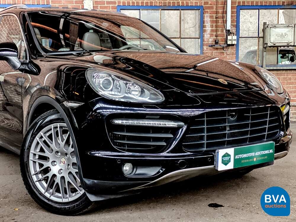 Porsche Cayenne 4.8 Turbo Sportchrono 500pk 2010, JT-994-P