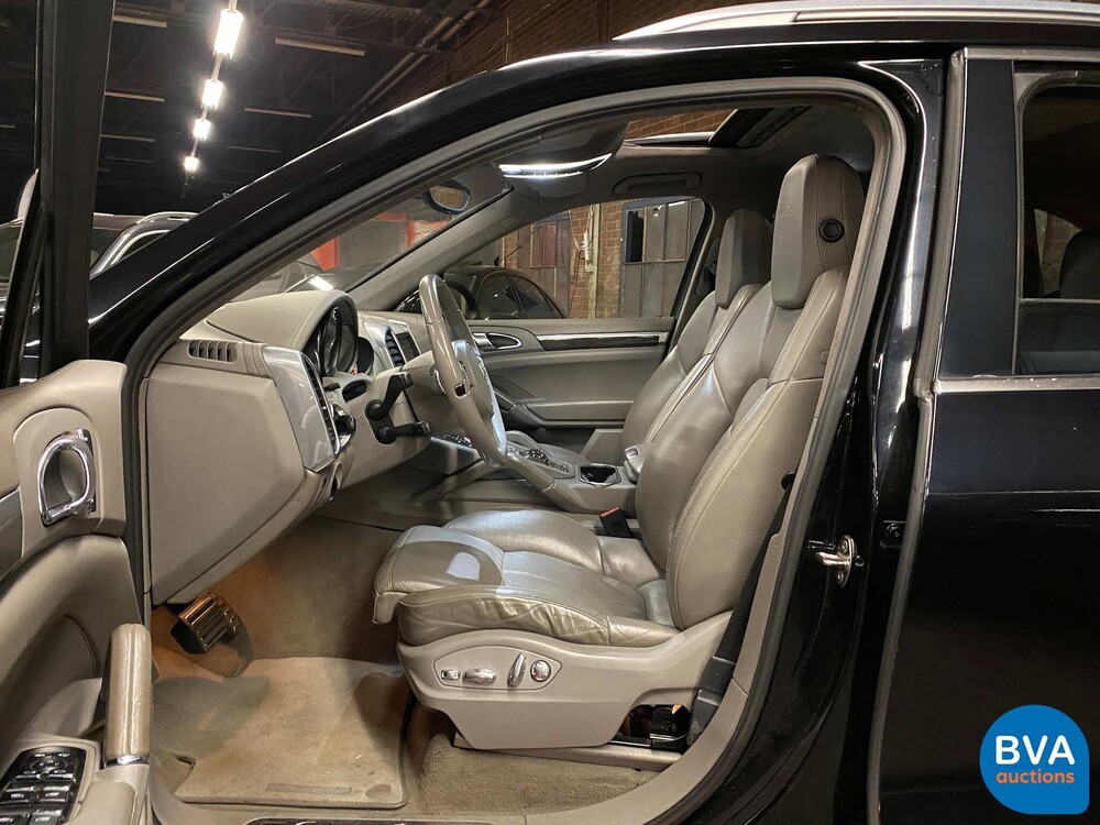 Porsche Cayenne 4.8 Turbo Sportchrono 500pk 2010, JT-994-P