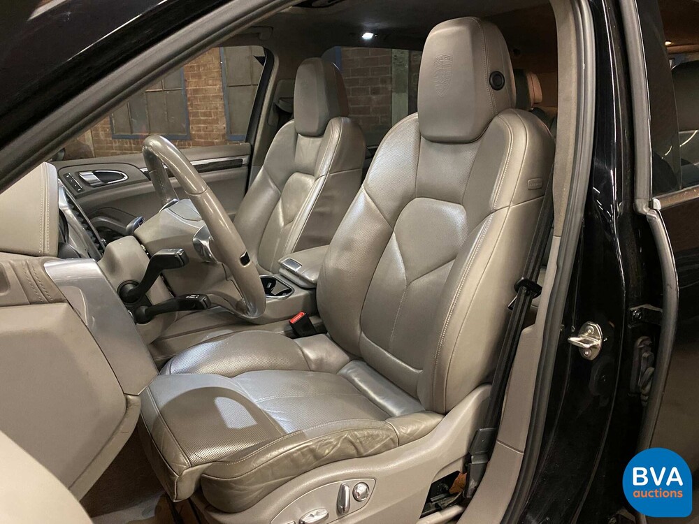Porsche Cayenne 4.8 Turbo Sportchrono 500pk 2010, JT-994-P