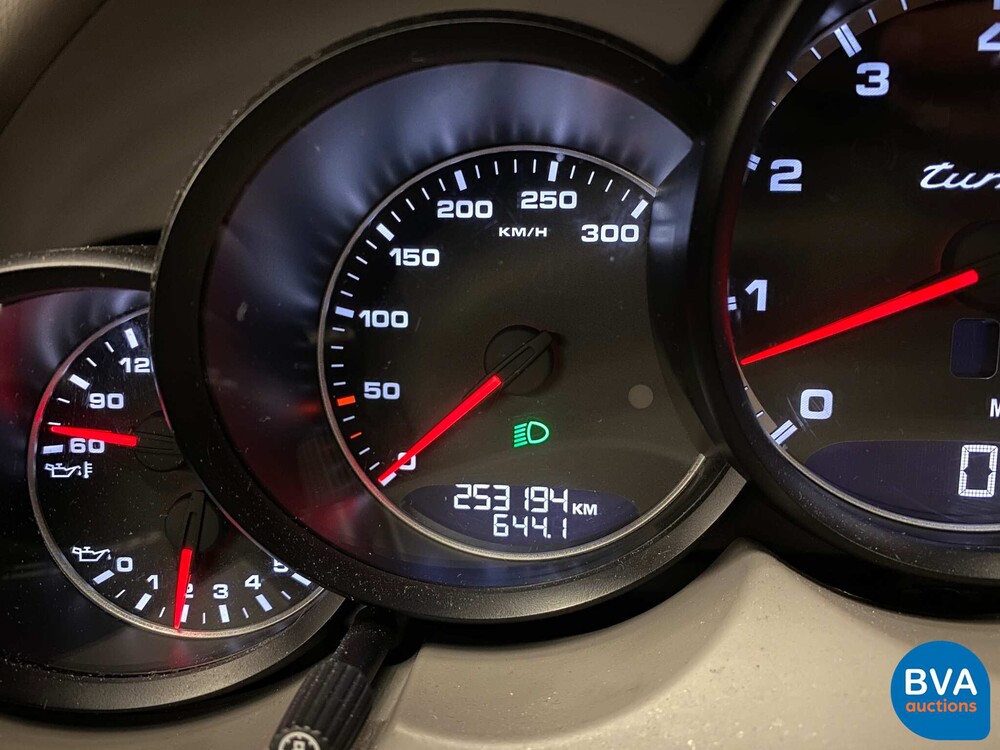 Porsche Cayenne 4.8 Turbo Sportchrono 500pk 2010, JT-994-P