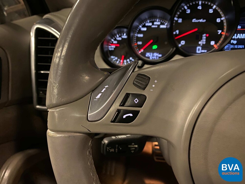Porsche Cayenne 4.8 Turbo Sportchrono 500pk 2010, JT-994-P