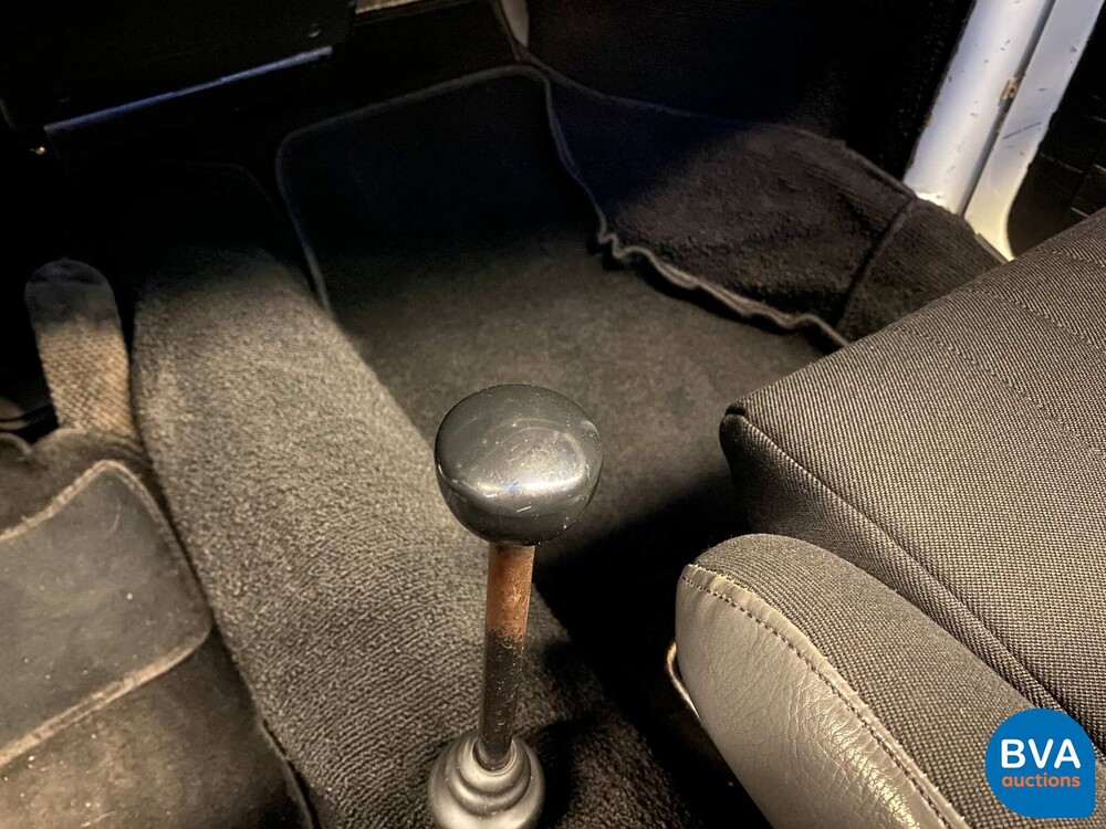 Volkswagen Kever Cabriolet 1303 LS 1975 50pk, 95-YA-79