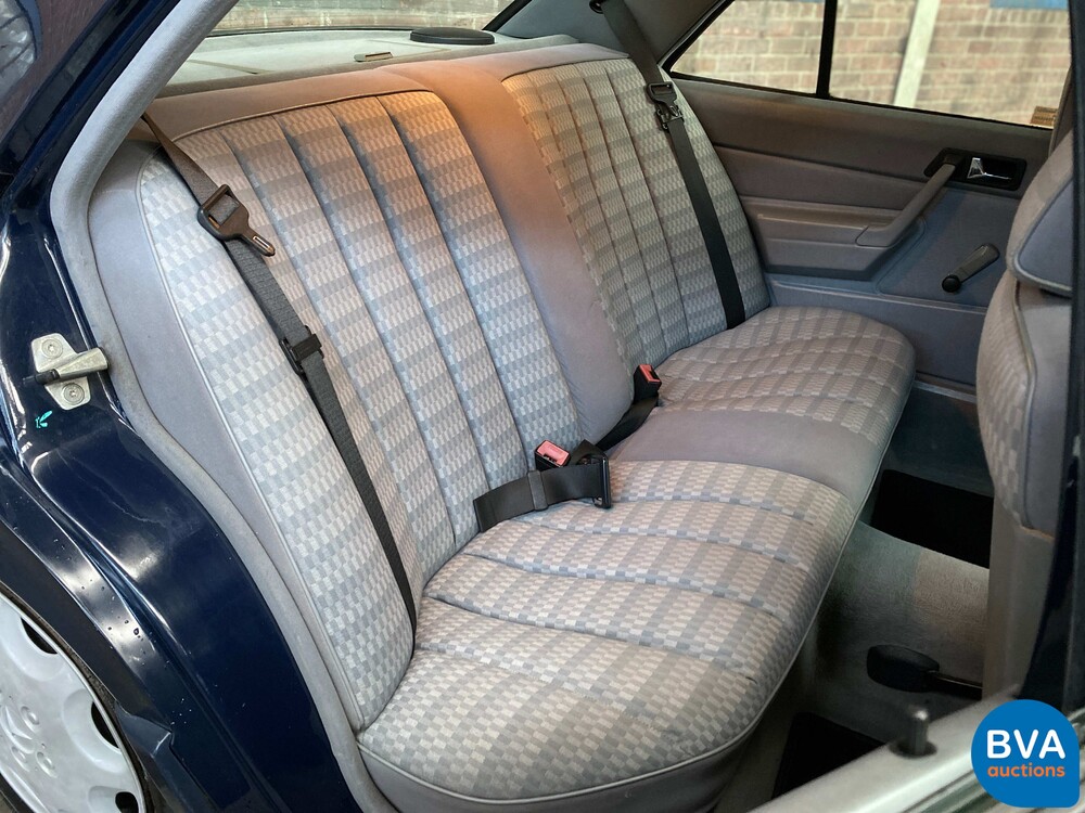 Mercedes-Benz 190-serie 1.8 E 109pk 1992 -Org. NL-, FJ-DB-21