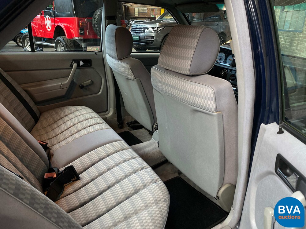 Mercedes-Benz 190-serie 1.8 E 109pk 1992 -Org. NL-, FJ-DB-21