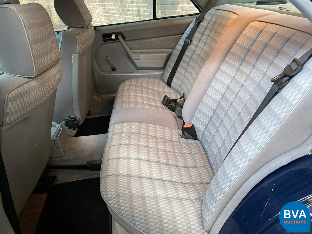 Mercedes-Benz 190-serie 1.8 E 109pk 1992 -Org. NL-, FJ-DB-21