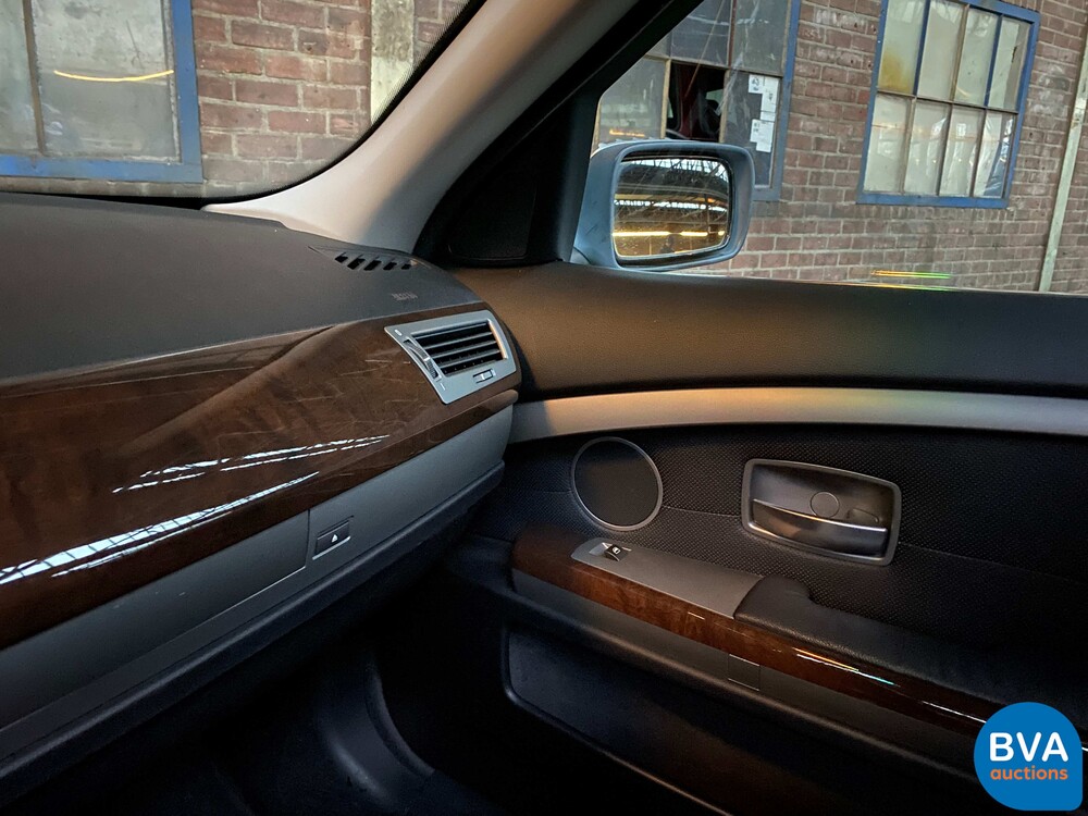 BMW 745i Executive E65 4.4 V8 333pk 2003 -YOUNGTIMER-