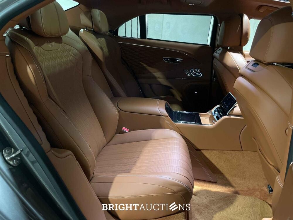 Bentley Flying Spur 4.0 V8 549pk 2021 (Origineel-NL & 2e Eigenaar), K-031-JX