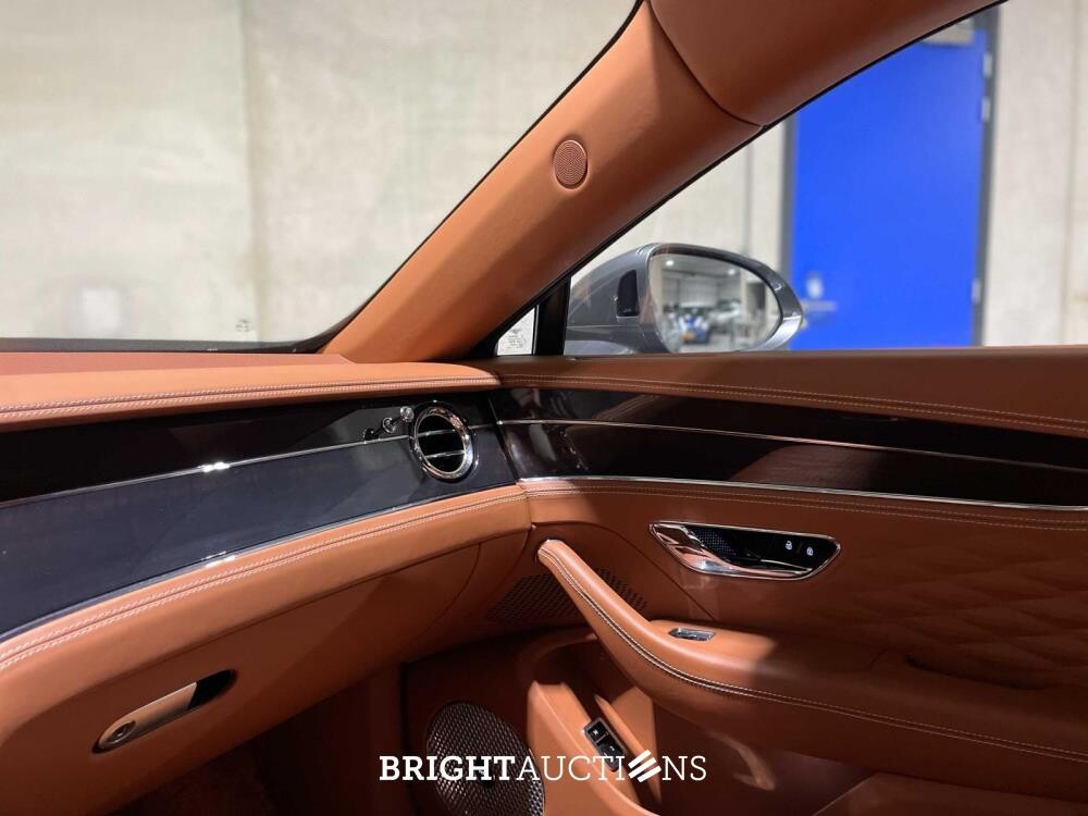 Bentley Flying Spur 4.0 V8 549pk 2021 (Origineel-NL & 2e Eigenaar), K-031-JX