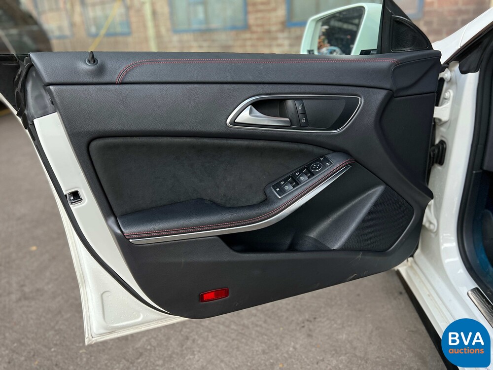Mercedes-Benz CLA 45 AMG Shooting Brake 4matic CLA45 381pk FACELIFT, J-885-RZ.