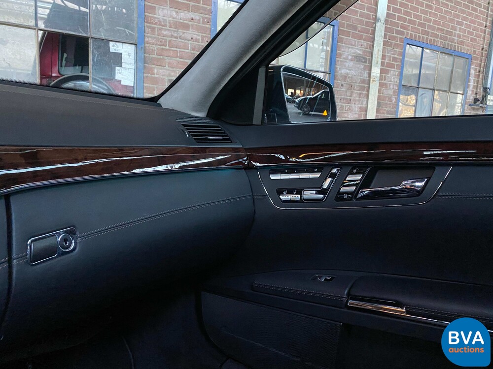 Mercedes S63 AMG Lang 5.5 V8 544pk 2013