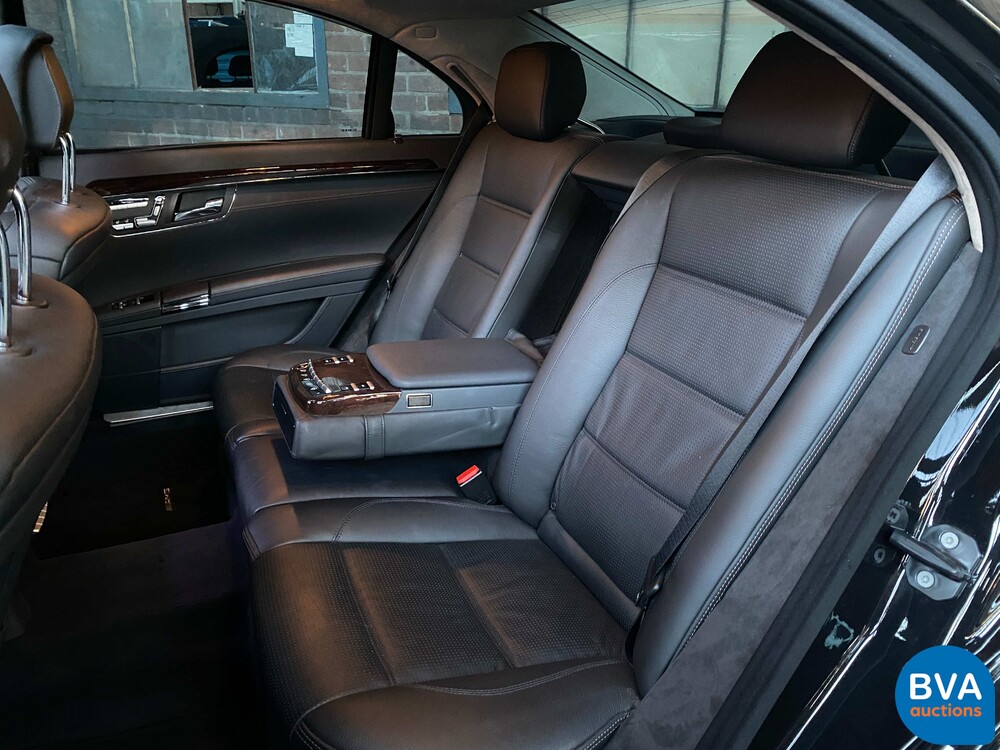 Mercedes S63 AMG Lang 5.5 V8 544pk 2013
