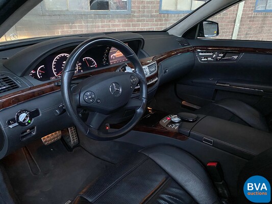 Mercedes S63 AMG Lang 5.5 V8 544pk 2013