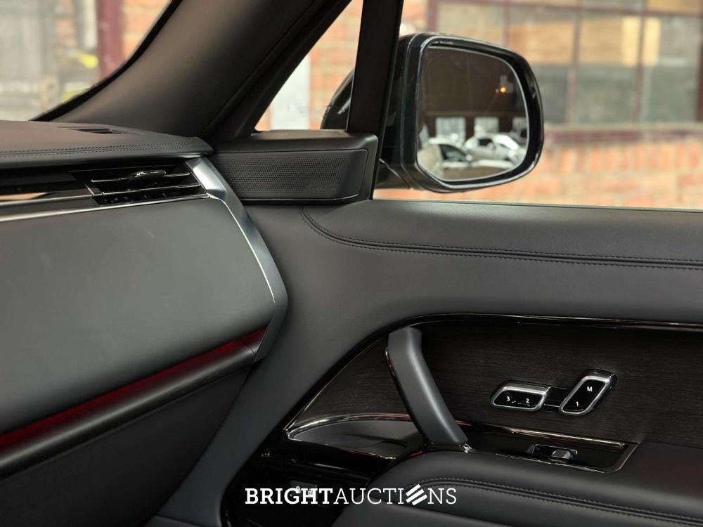 Land Rover Range Rover P530 LWB SV 4.4 V8 530pk 2023 (Fabrieksgarantie)