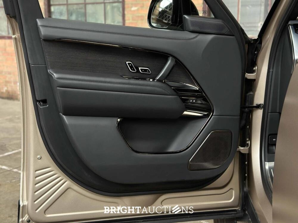 Land Rover Range Rover P530 LWB SV 4.4 V8 530pk 2023 (Fabrieksgarantie)