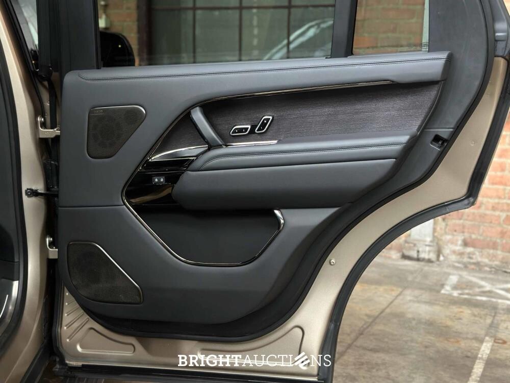 Land Rover Range Rover P530 LWB SV 4.4 V8 530pk 2023 (Fabrieksgarantie)