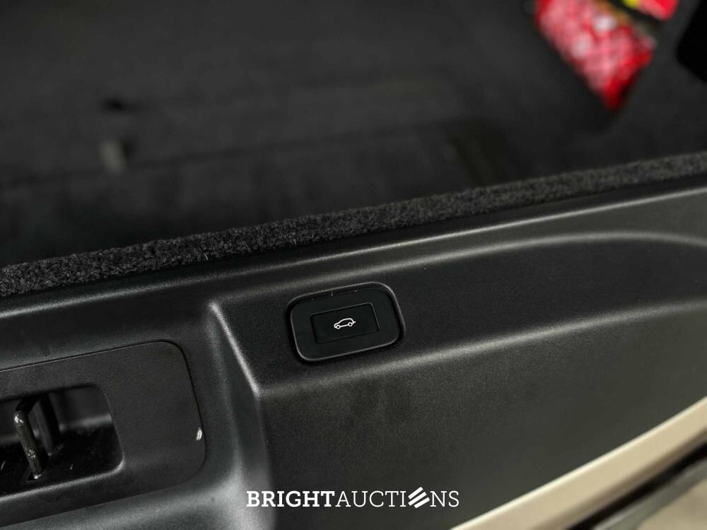 Land Rover Range Rover P530 LWB SV 4.4 V8 530pk 2023 (Fabrieksgarantie)