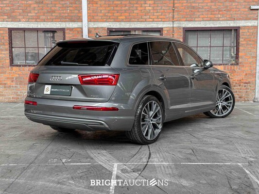 Audi Q7 3.0 TDI V6 e-tron Quattro Sport 373hp 2016 Plug-In Hybrid, SN-707-D