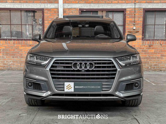 Audi Q7 3.0 TDI V6 e-tron Quattro Sport 373hp 2016 Plug-In Hybrid, SN-707-D