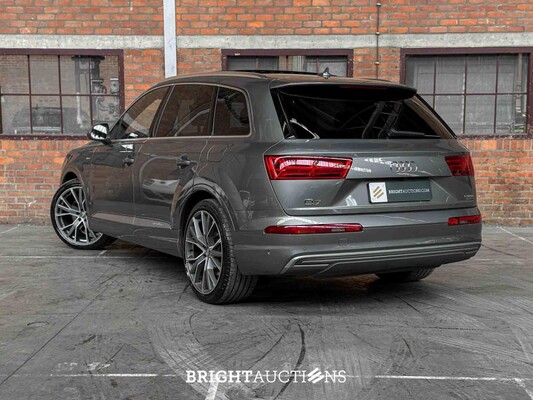 Audi Q7 3.0 TDI V6 e-tron Quattro Sport 373hp 2016 Plug-In Hybrid, SN-707-D