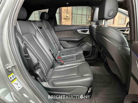 Audi Q7 3.0 TDI V6 e-tron Quattro Sport 373hp 2016 Plug-In Hybrid, SN-707-D