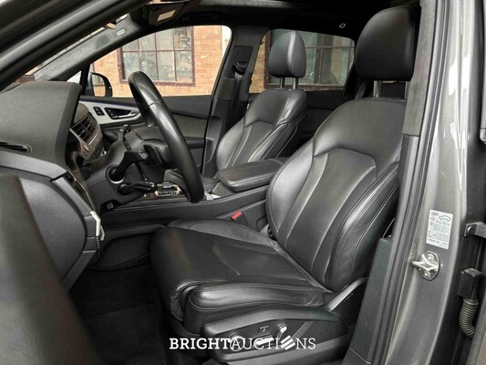 Audi Q7 3.0 TDI V6 e-tron Quattro Sport 373hp 2016 Plug-In Hybrid, SN-707-D