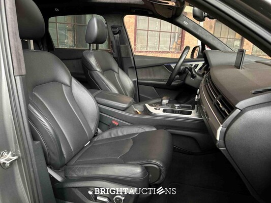 Audi Q7 3.0 TDI V6 e-tron Quattro Sport 373hp 2016 Plug-In Hybrid, SN-707-D
