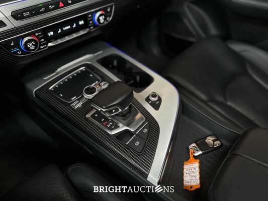Audi Q7 3.0 TDI V6 e-tron Quattro Sport 373hp 2016 Plug-In Hybrid, SN-707-D