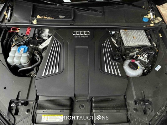 Audi Q7 3.0 TDI V6 e-tron Quattro Sport 373hp 2016 Plug-In Hybrid, SN-707-D