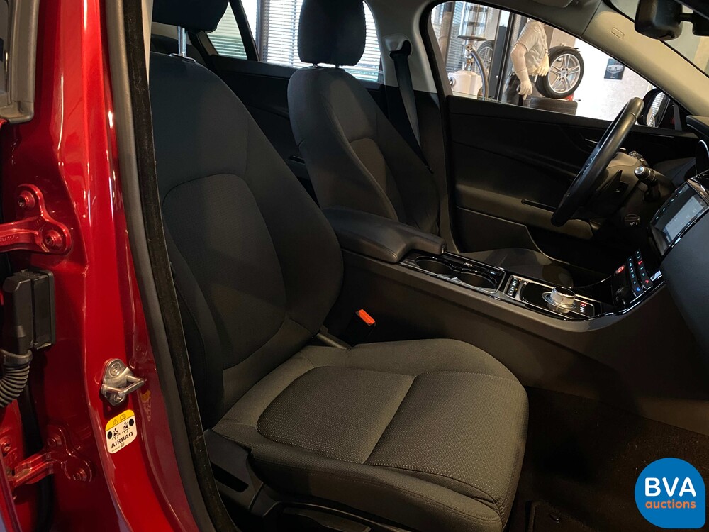 Jaguar XE 2.0D Prestige 163hp 2015 -Org. NL-, HS-269-F.