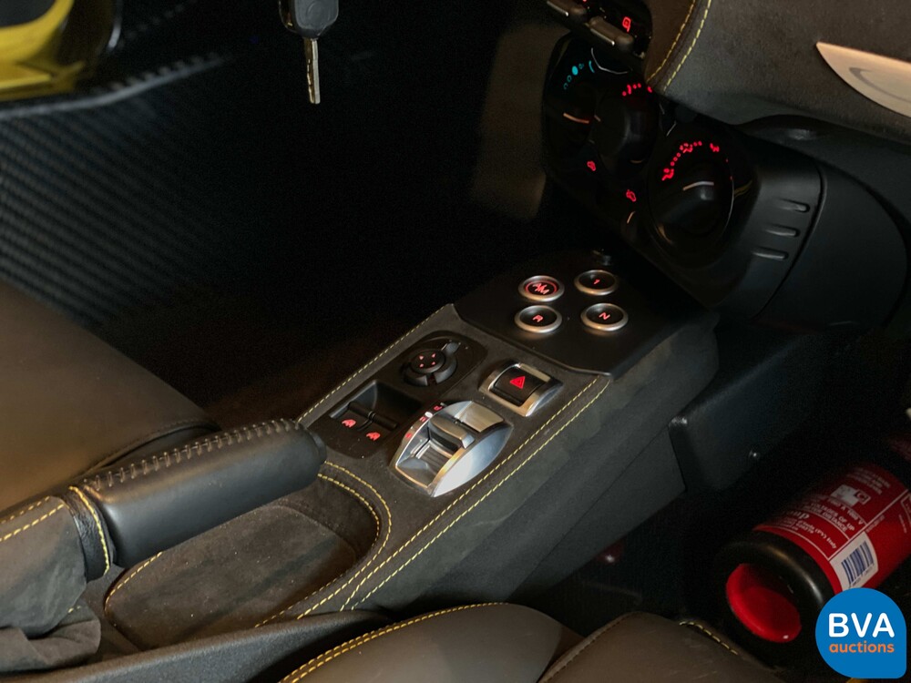 Alfa-Romeo 4C Spider 1750TBI Carbon TCT A6 240hp Cabriolet, PP-846-X.