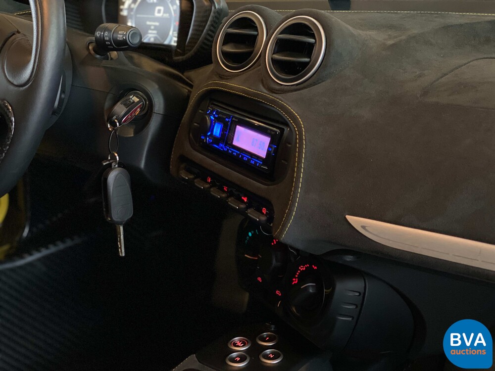 Alfa-Romeo 4C Spider 1750TBI Carbon TCT A6 240hp Cabriolet, PP-846-X.