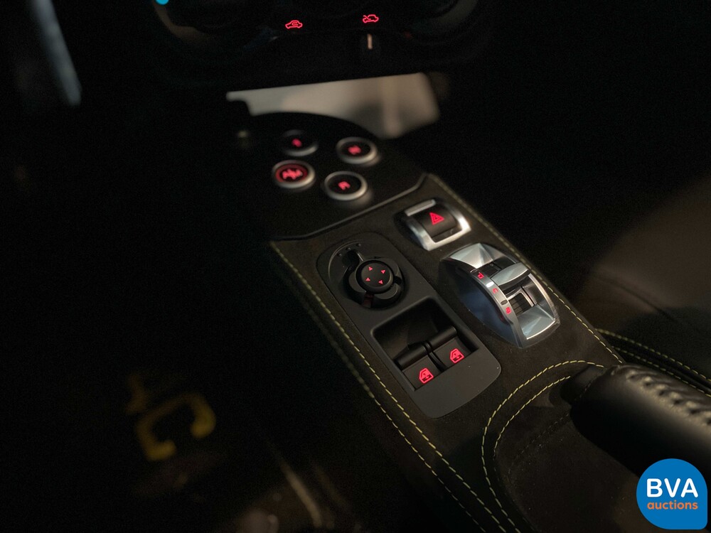 Alfa-Romeo 4C Spider 1750TBI Carbon TCT A6 240hp Cabriolet, PP-846-X.