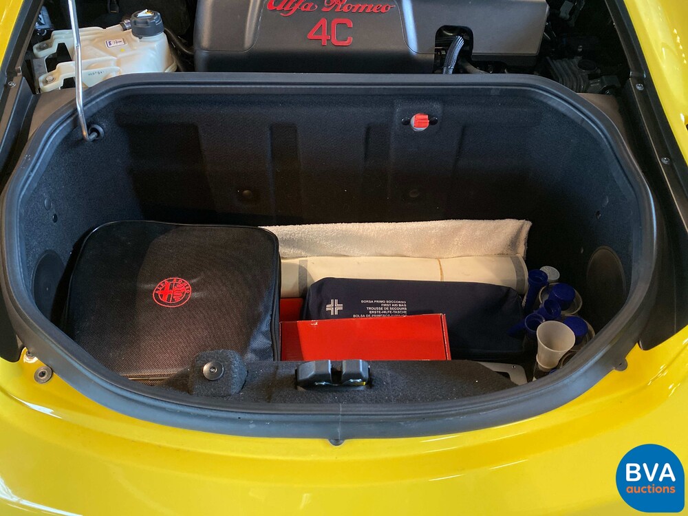 Alfa-Romeo 4C Spider 1750TBI Carbon TCT A6 240hp Cabriolet, PP-846-X.