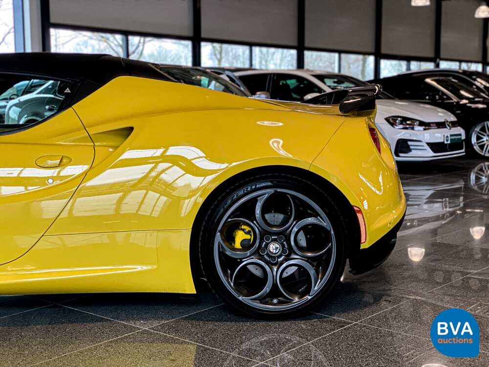 Alfa-Romeo 4C Spider 1750TBI Carbon TCT A6 240hp Cabriolet, PP-846-X.