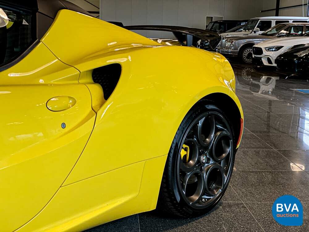 Alfa-Romeo 4C Spider 1750TBI Carbon TCT A6 240hp Cabriolet, PP-846-X.